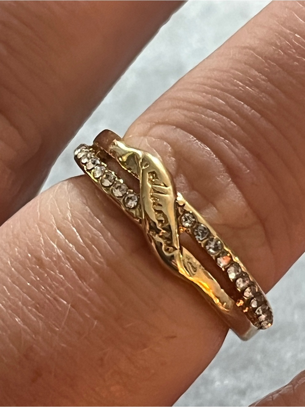 Unsigned Gold Tone Metal “Always” Crossover Costume Jewelry Size 7.25 Ring